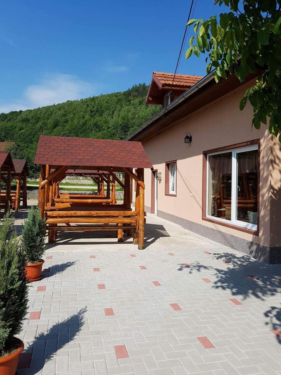 Cabana Sarmis Costesti Exterior photo